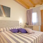 Tre Merli Beach Hotel 3*