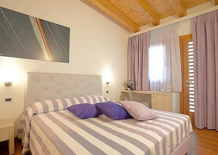 Tre Merli Beach Hotel 3*