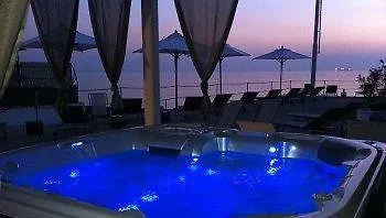 Tre Merli Beach Hotel